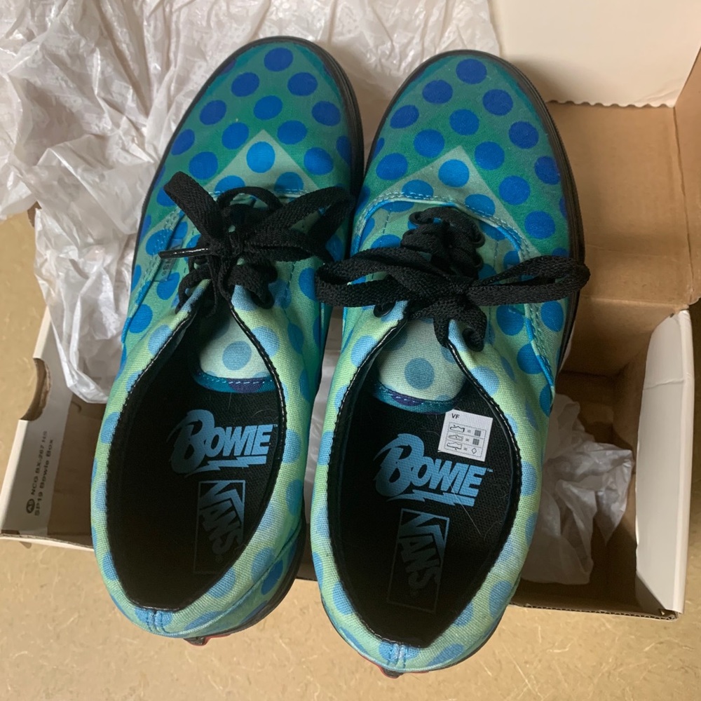 Vans - Picture 3 of 6
